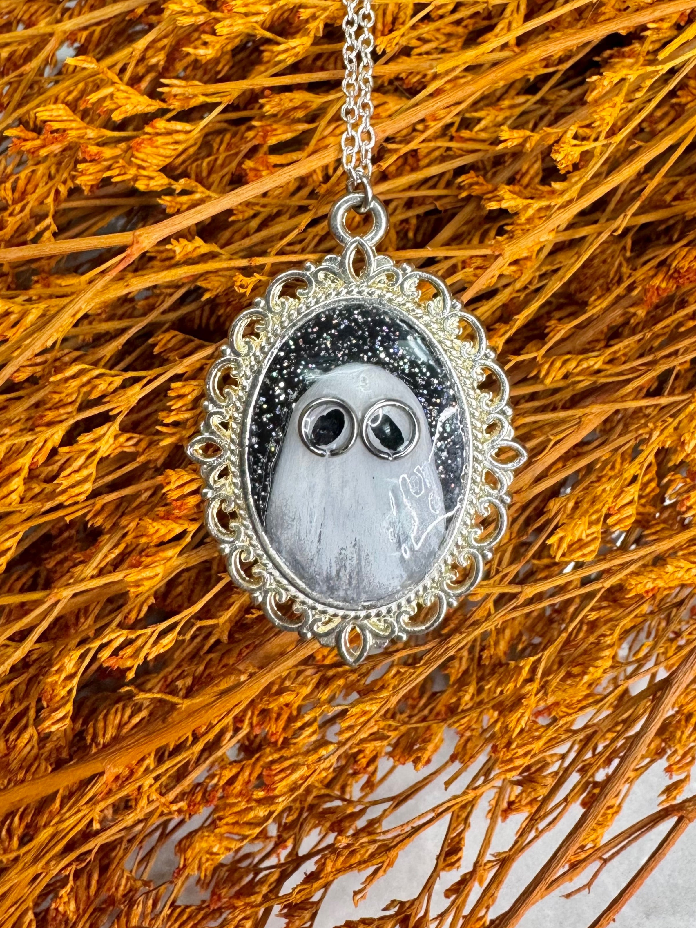 Glasses Ghostie Necklace - Creep Cult