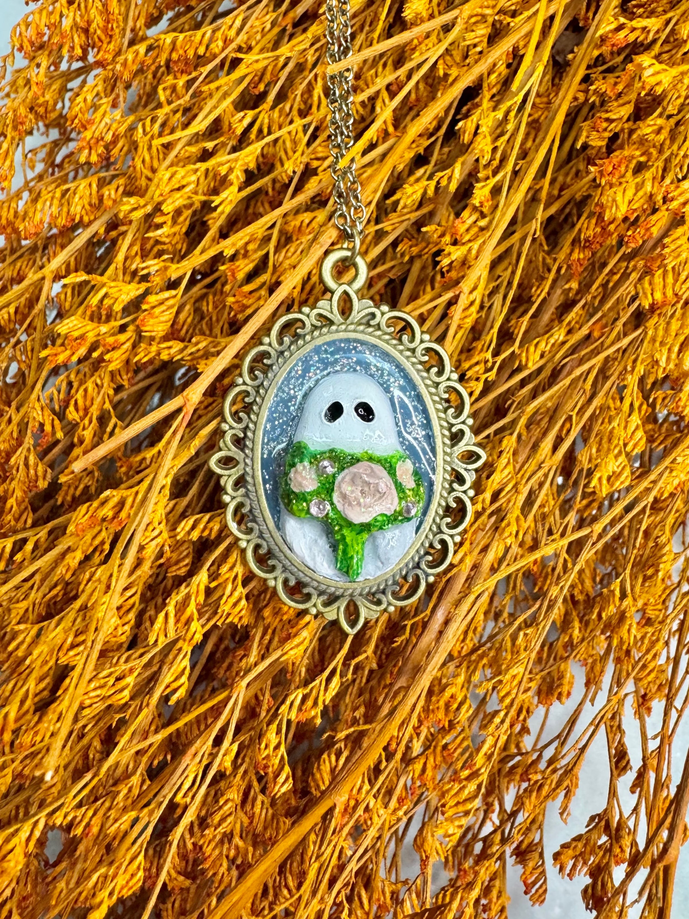 Bouquet Ghost Necklace - Creep Cult
